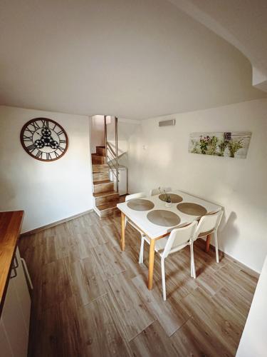 บริการและสิ่งอำนวยความสะดวก, Paloznak Panoráma (Paloznak Panorama) in ปาลอซนัก