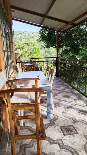 Casa en el aire, Finca el paraiso