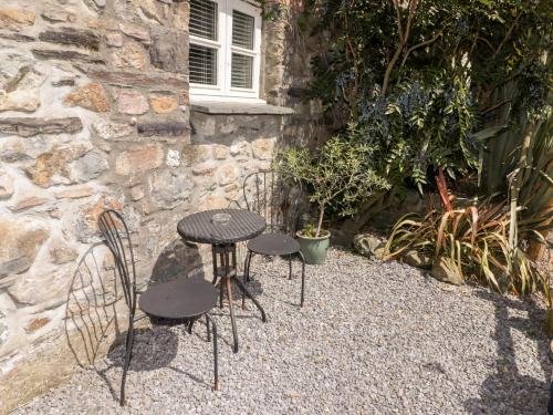The Coach House Haverfordwest - image 4