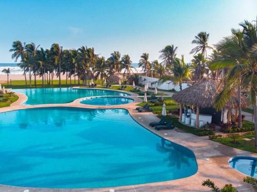 Hermosa Villa con Club de Playa