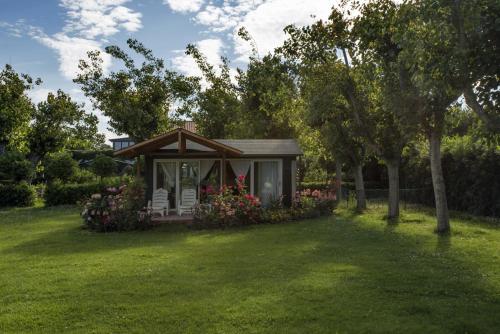 Deluxe Bungalow with Garden View