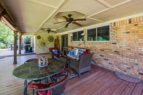 Texas Retreat with Deck, Grill and Spacious Yard!