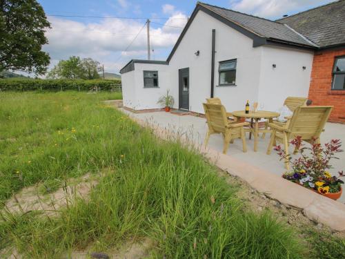 Exterior view, Bethania in Llanrhaeadr-ym-Mochnant