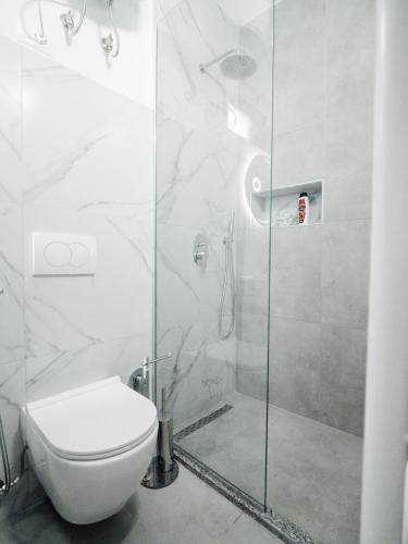 Dionis House - image 5