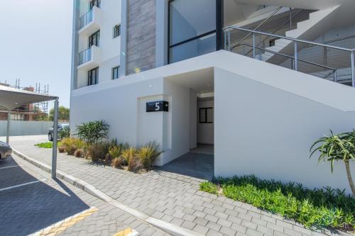 10 on Bellamare near the Beachfront, Summerstrand (foto 2)