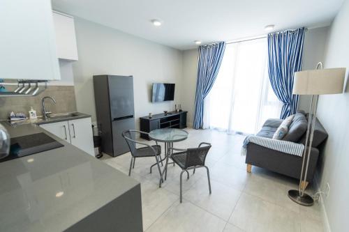 10 on Bellamare near the Beachfront, Summerstrand (foto 5)