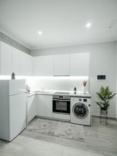 Dionis House - image 4