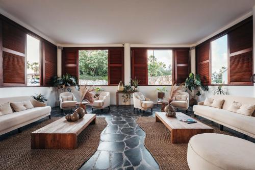 Lobby, Kontiki Beach Resort in Marie Pampoen