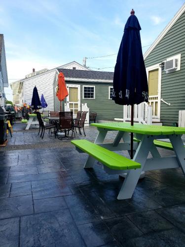 Patras Grand Beach Motel – Old Orchard Beach, ME