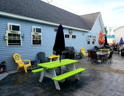 Patras Grand Beach Motel – Old Orchard Beach, ME
