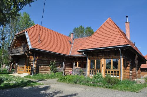  Apartman egy Makovecz Imre tervezte házban in Ispánk