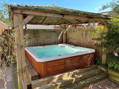 4 Bed House-Free Hot Tub-16 Miles To Chelt Races gîte à louer Haresfield Mount