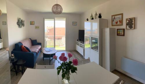 Shared lounge/TV area, Appartement 2P a 1 min de la mer near Thai Phitsanulok Restaurant