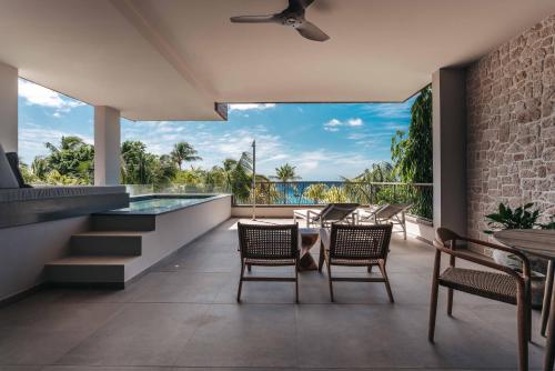 balkon/terras, Kontiki Beach Resort in Marie Pampoen