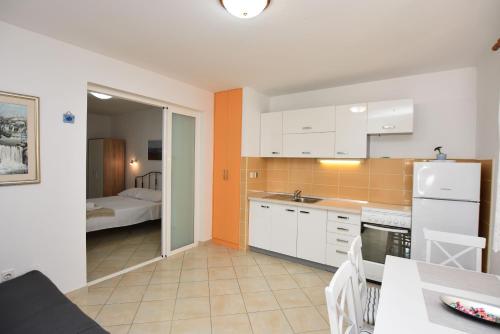 One-Bedroom Apartment image 10