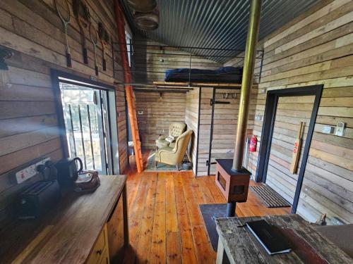 The Water Shack - Amazing tiny house retreat