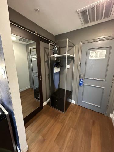 La Quinta by Wyndham Dallas Downtown - image 4