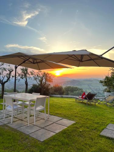  Tramonto - Soggiorni Le Grotte in Camerano