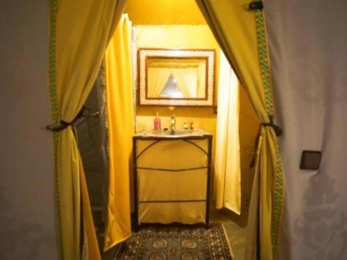 Desert Paradise Luxury Camp - image 3