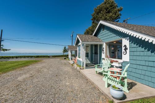 Juan de Fuca Cottages - image 4