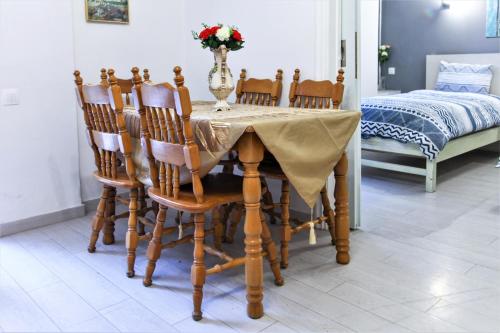 Best neighbourhood apartment in Athens near metro station & hospitals, Athens (photo 7)