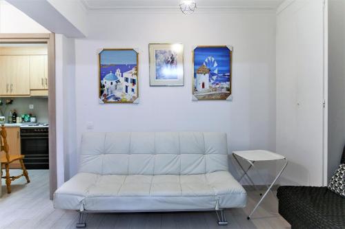 Best neighbourhood apartment in Athens near metro station & hospitals, Athens (photo 10)