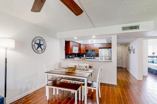 Pelican's Cove C118 Pelican's Cove C118