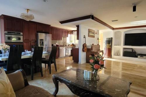 Luxstay in Huntington Beach in Newland