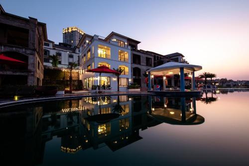 AVON villa