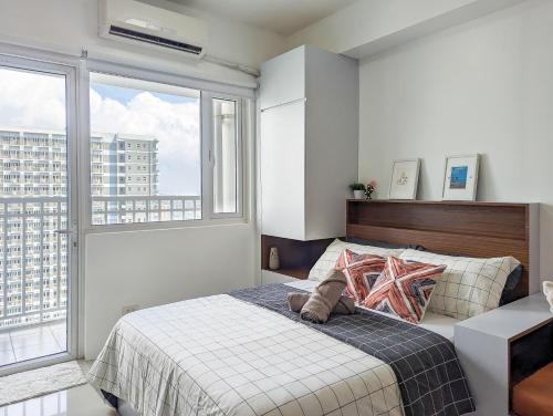 Studio Condo Manila by the Bay Roxas Blvd near US Embassy, Manila (photo 3)