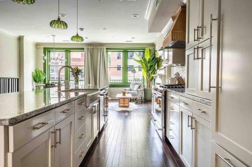 Urban Oasis w/Sunroom-Downtown Columbia