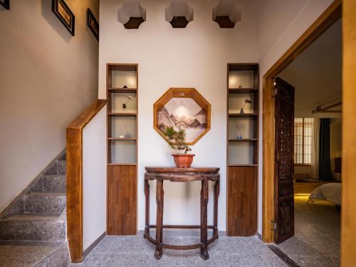 Duplex View Courtyard Suite - Zhuque image 4