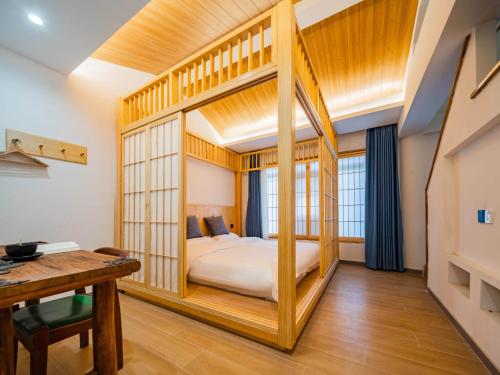 Duplex Atrium View Suite - Anshang room in Joke Inn