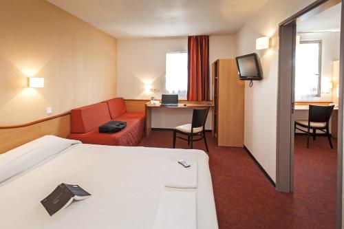 Hôtels Brit Hotel Confort Montauban