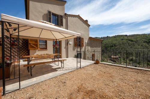 Podere del Ciacchi Among Tuscany Greenery - Happy Rentals - Apartment - Montieri