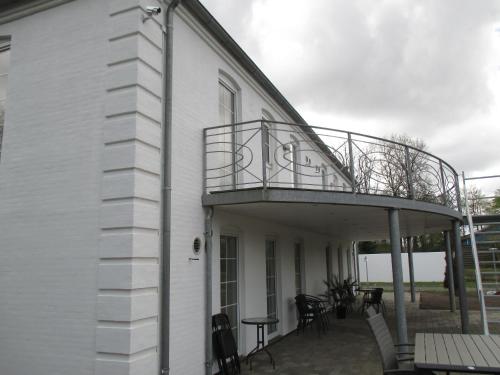 Erkély/terasz, White House Hotel Apartments in Brande