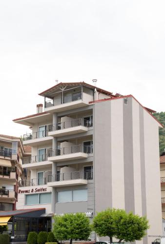 Paralimnio Suites - image 2