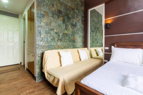Antonio's Place, 3 mins to Mactan Airport, Fast Internet, Netflix, Pool, Gym 5