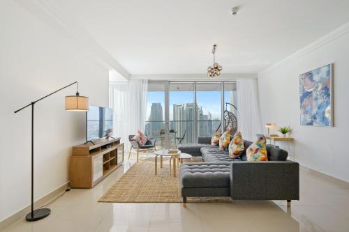 Chic & Trendy 3BR+kid's in Vibrant Downtown Dubai, Dubái
