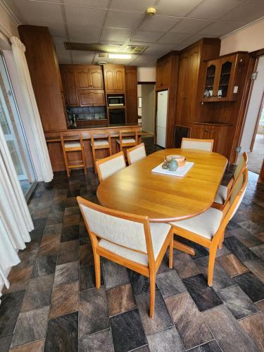 Home Offers Stunning views in Blackwood