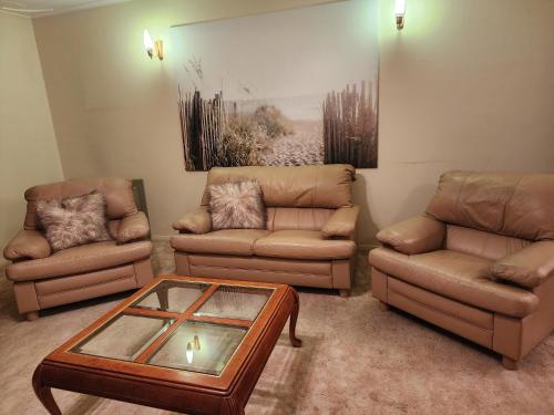 Home Offers Stunning views in Blackwood