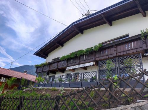 Ferienwohnung Zillertalblick, Pension in Stummerberg