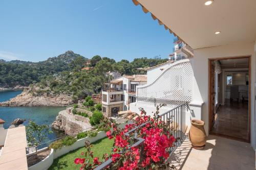 Villa with Sea View image 4