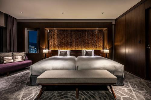 2 twin beds