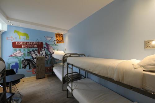 The 3 Ducks Eiffel Tower by Hiphophostels - image 5