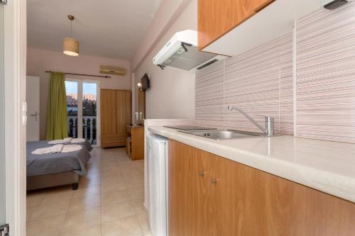 MARE BLU STUDIOS & SUITES 5