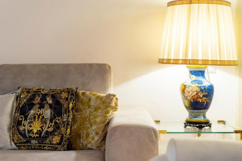 One-Bedroom Apartment image 10