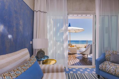 Suite with Balcony and Sea View image 2