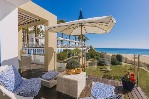 Suite with Balcony and Sea View image 6