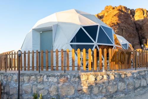 Hotellet från utsidan, The Rock Camp Petra in Petra